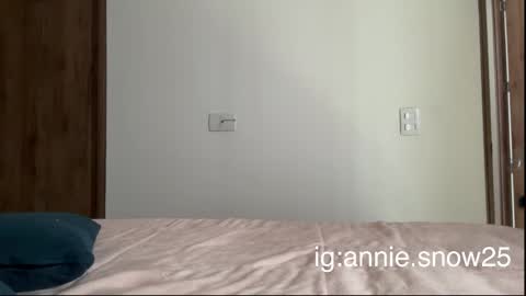 JEANNE no olvides seguirme dont forget follow me  uu online show from 03/06/25, 07:21