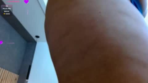 Snapshot of annie_volker chatting on 10/22/25, 03:51 Annie Volker online show from 10/22/25, 03:51