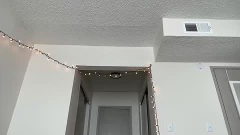 Snapshot of annieangel18 chatting on 12/05/25, 06:26 ONLY FANS online show from 12/05/25, 06:26