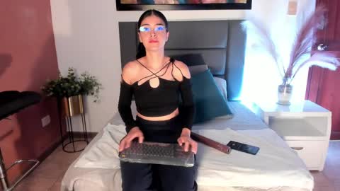 Snapshot of anniebluee_ chatting on 05/05/26, 11:51 Annie Bluee online show from 05/05/26, 11:51