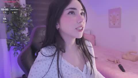 Cassandra online show from 10/17/25, 05:43