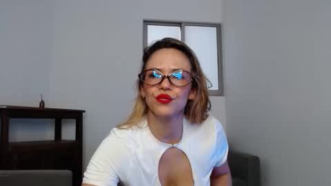 Snapshot of anniecervantez chatting on 04/01/26, 04:37 Annie online show from 04/01/26, 04:37