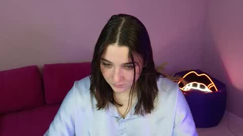 Annie online show from 10/19/25, 01:17