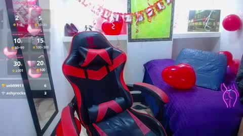 Anniee online show from 02/16/25, 02:32