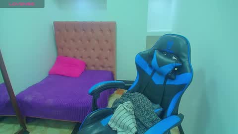 Anniee online show from 02/28/25, 05:37