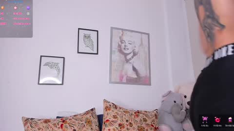 Snapshot of anniegil_cs chatting on 01/28/25, 12:26 Annie online show from 01/28/25, 12:26