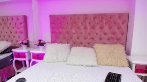 Annie  online show from 01/21/25, 08:00