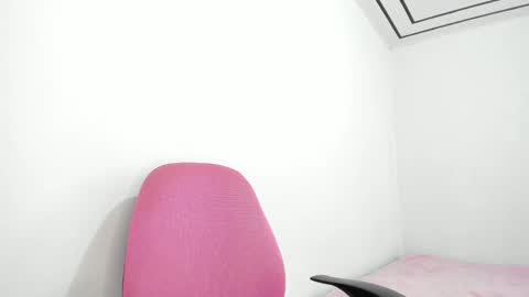 Annie  online show from 02/19/25, 09:36