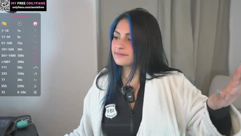 Snapshot of annieguzman_ chatting on 10/23/25, 02:33 Annie FREE TRIAL IN BIO online show from 10/23/25, 02:33