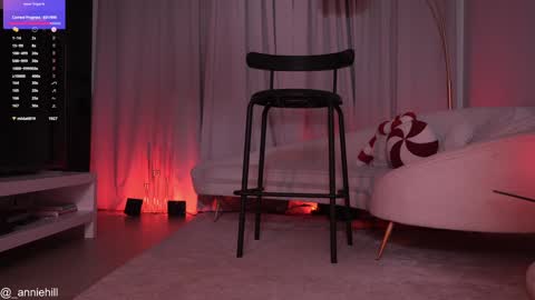 Snapshot of anniehillofficial_ chatting on 01/05/25, 09:47 anniehillofficial_ online show from 01/05/25, 09:47