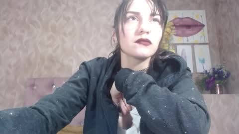 Annie online show from 09/30/25, 06:02