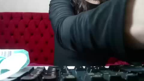 Annie online show from 10/20/25, 05:24