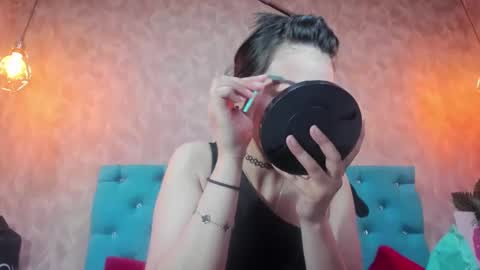 Annie online show from 10/23/25, 06:28