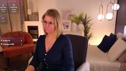 Annie online show from 02/07/26, 12:42