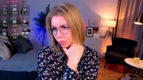 Annie online show from 05/21/26, 06:53