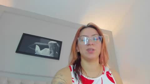Snapshot of anniemartinezz chatting on 12/21/24, 11:22 Annie online show from 12/21/24, 11:22