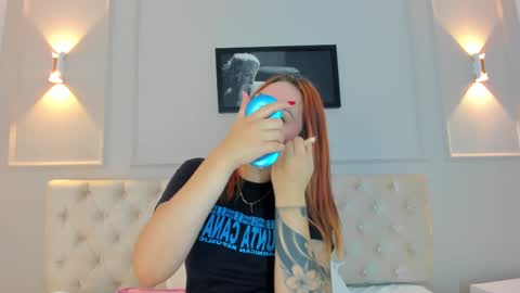 Snapshot of anniemartinezz chatting on 12/23/24, 12:41 Annie online show from 12/23/24, 12:41