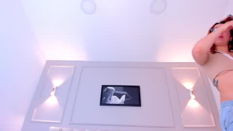 Snapshot of anniemartinezz chatting on 12/29/24, 02:10 Annie online show from 12/29/24, 02:10