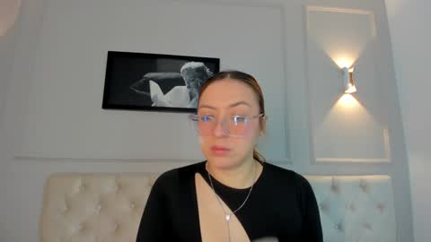 Snapshot of anniemartinezz chatting on 01/23/25, 11:58 Annie online show from 01/23/25, 11:58