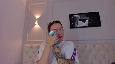 Snapshot of anniemartinezz chatting on 01/29/25, 11:20 Annie online show from 01/29/25, 11:20