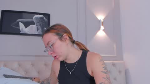 Snapshot of anniemartinezz chatting on 02/02/25, 01:30 Annie online show from 02/02/25, 01:30