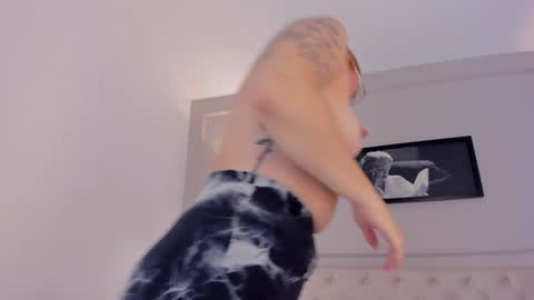 Snapshot of anniemartinezz chatting on 02/07/25, 11:56 Annie online show from 02/07/25, 11:56