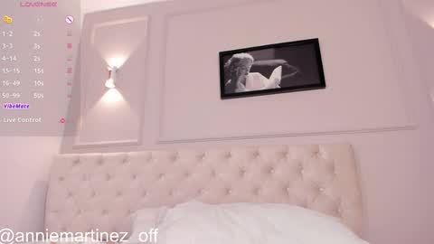 Snapshot of anniemartinezz chatting on 02/21/25, 06:04 Annie online show from 02/21/25, 06:04