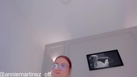 Snapshot of anniemartinezz chatting on 02/23/25, 11:44 Annie online show from 02/23/25, 11:44