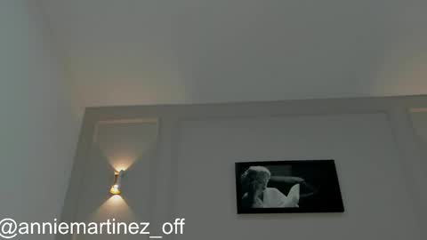 Snapshot of anniemartinezz chatting on 02/26/25, 11:30 Annie online show from 02/26/25, 11:30