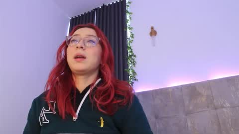 Snapshot of anniemartinezz chatting on 09/19/25, 12:50 Annie online show from 09/19/25, 12:50