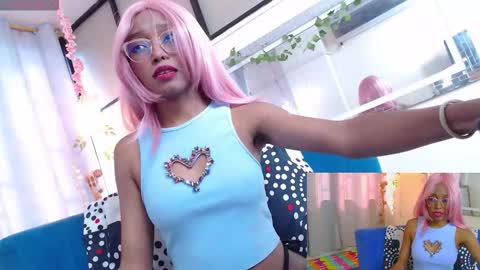 Snapshot of anniemiller7_ chatting on 10/29/25, 07:04 anniemiller7_ online show from 10/29/25, 07:04