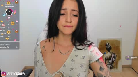 Snapshot of anniemora_ chatting on 12/05/24, 03:04 Annie online show from 12/05/24, 03:04