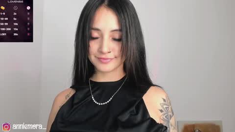 Snapshot of anniemora_ chatting on 12/21/24, 01:47 Annie online show from 12/21/24, 01:47