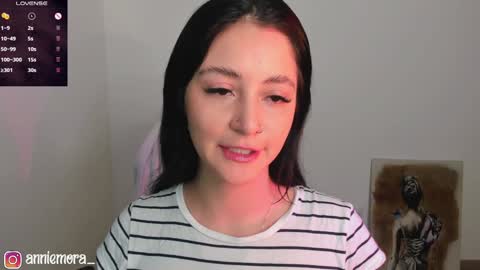 Snapshot of anniemora_ chatting on 12/28/24, 01:18 Annie online show from 12/28/24, 01:18