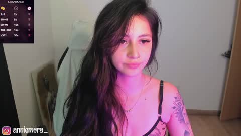Snapshot of anniemora_ chatting on 01/12/25, 02:03 Annie online show from 01/12/25, 02:03