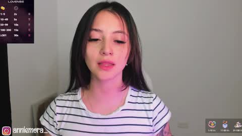 Snapshot of anniemora_ chatting on 01/17/25, 02:50 Annie online show from 01/17/25, 02:50