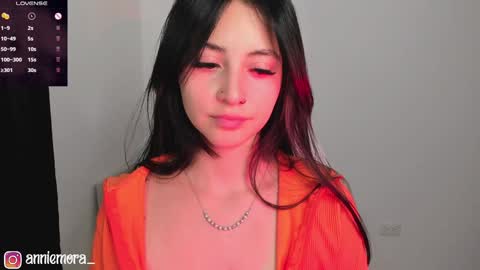 Snapshot of anniemora_ chatting on 01/18/25, 02:25 Annie online show from 01/18/25, 02:25