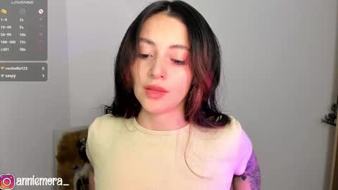 Snapshot of anniemora_ chatting on 02/21/25, 03:01 Annie online show from 02/21/25, 03:01