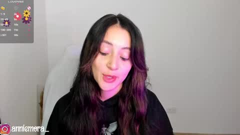 Snapshot of anniemora_ chatting on 02/23/25, 02:29 Annie online show from 02/23/25, 02:29