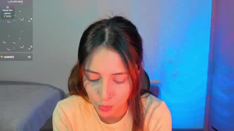 Snapshot of anniemora_ chatting on 09/24/25, 02:48 Annie online show from 09/24/25, 02:48