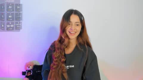 Snapshot of anniemora_ chatting on 10/30/25, 03:41 Annie online show from 10/30/25, 03:41