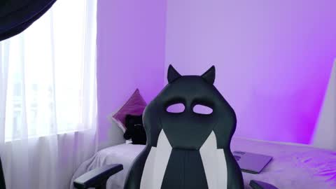 Snapshot of anniemora_ chatting on 03/30/26, 10:33 Annie online show from 03/30/26, 10:33