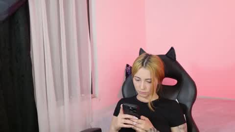 Snapshot of anniemora_ chatting on 05/21/26, 02:07 Annie online show from 05/21/26, 02:07