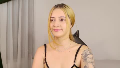 Annie online show from 06/25/26, 02:11
