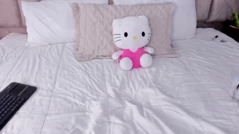 Annie online show from 10/26/25, 12:44