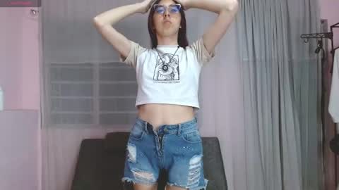 Snapshot of anniesparkle chatting on 07/26/26, 12:08 Annie Sparkle online show from 07/26/26, 12:08
