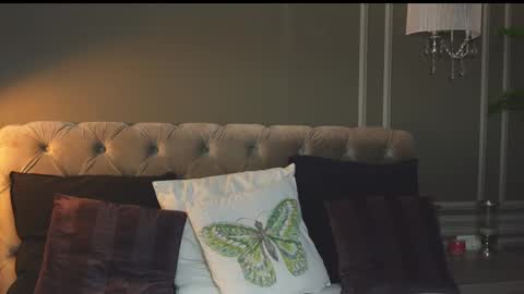 Snapshot of anniestyles chatting on 02/20/25, 10:48 AnnieStyles online show from 02/20/25, 10:48