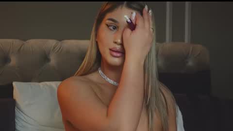 Snapshot of anniestyles chatting on 02/23/25, 08:06 AnnieStyles online show from 02/23/25, 08:06