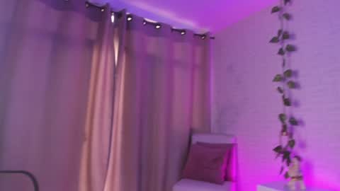 Annie  Alex online show from 12/06/24, 12:49