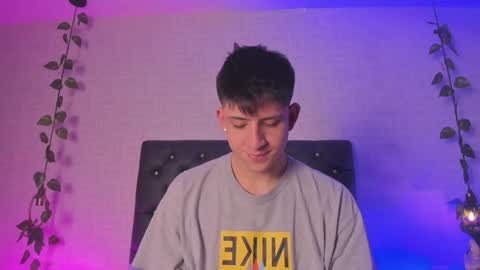 Annie  Alex online show from 12/07/24, 01:40